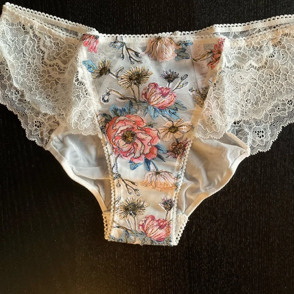 Victoria’s Secret Dream Angels Floral Demi Bra and Cheekini Panty Set NWT - Picture 10 of 14